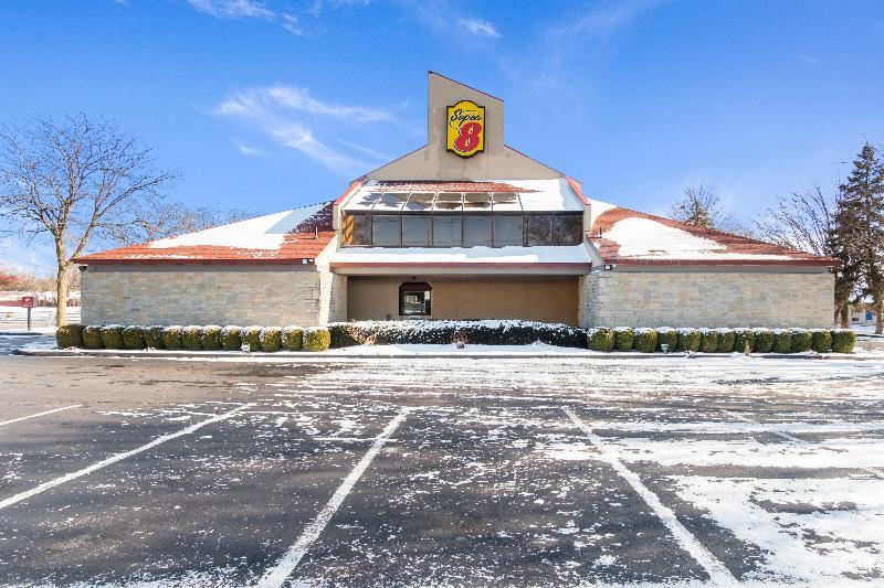 Super 8 By Wyndham Findlay Hotel Екстериор снимка